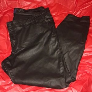 Old Navy coated Rockstar jeans. Size 22.⭐️😬